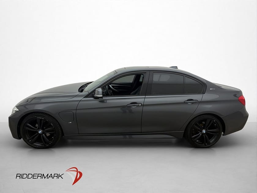 Bild 4 av BMW 330e Sedan 252hk M Sport HiFi Taklucka Navi Skinn