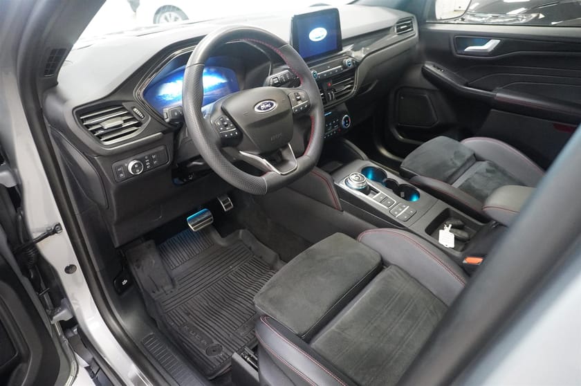 Bild 2 av Ford Kuga Plug-In Hybrid ST-Line X Black Edt. Pano Drag Teknik Pkt.