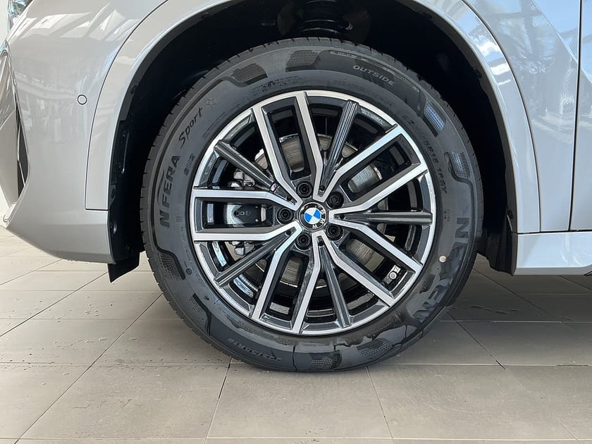 Bild 4 av BMW iX1 xDrive30 M Sport Drag Rattvärme Adaptiv Farth.