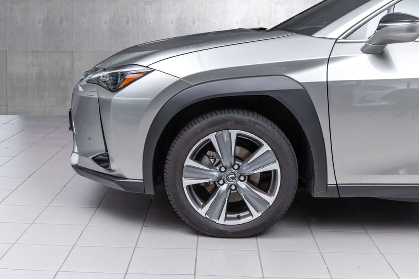 Bilde 2 av Lexus UX 300e FWD Edition35