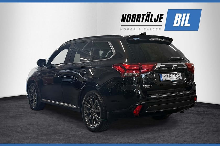 Bild 4 av Mitsubishi Outlander PHEV CVT 203 HK 4WD EDITION DRAG TAKLUCKA 360-KAMERA