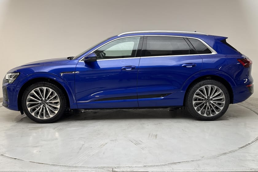 Bild 2 av Audi Q8 50 e-tron quattro (340hk)