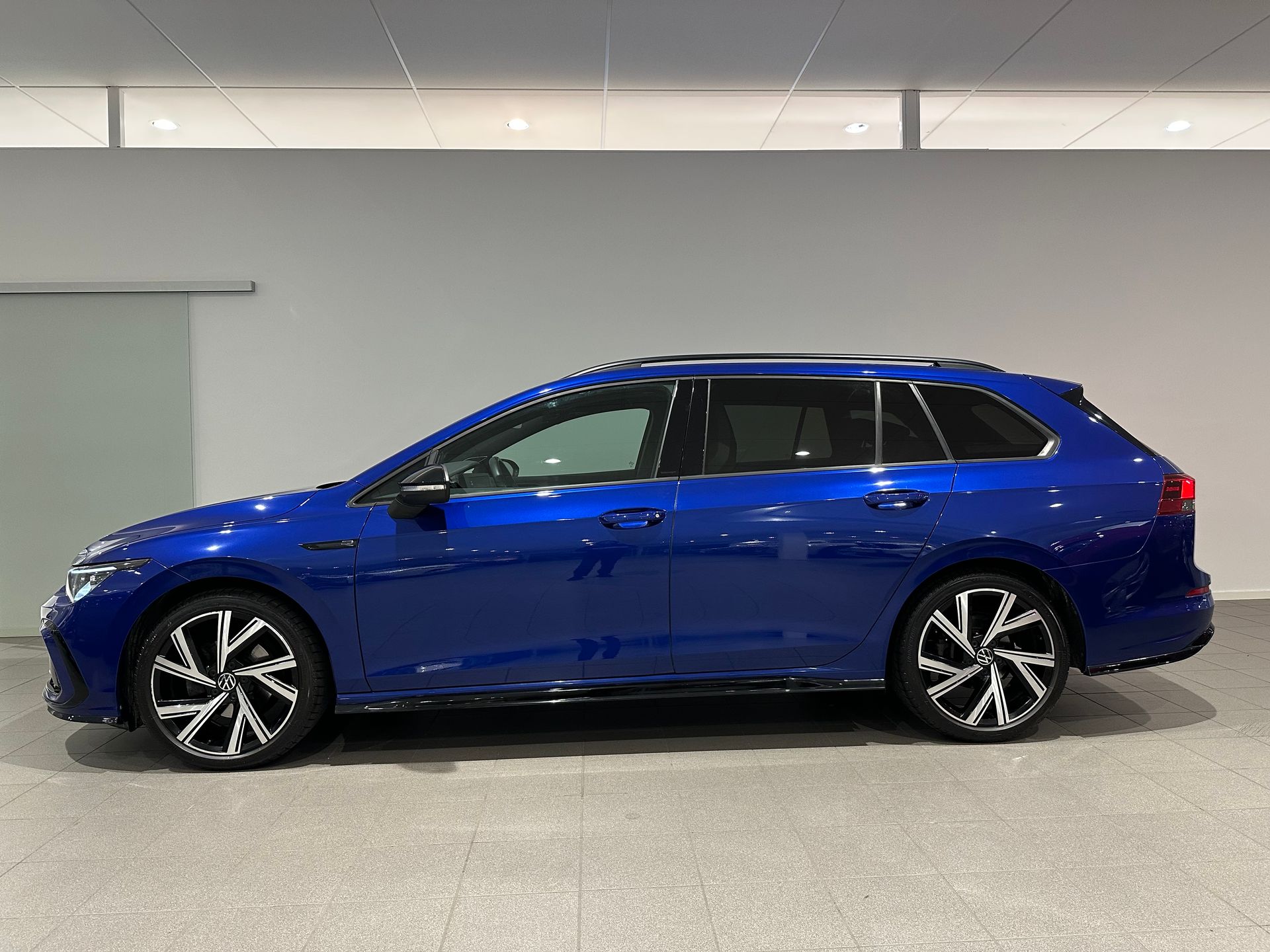 Volkswagen Golf 2023, photo 3/10