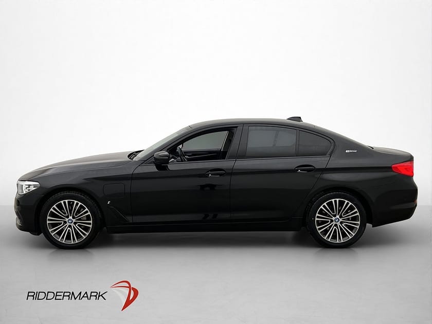 Bild 5 av BMW 530e iPerformance Sedan Sport line HiFi Kamera Navi Ambient Elstolar