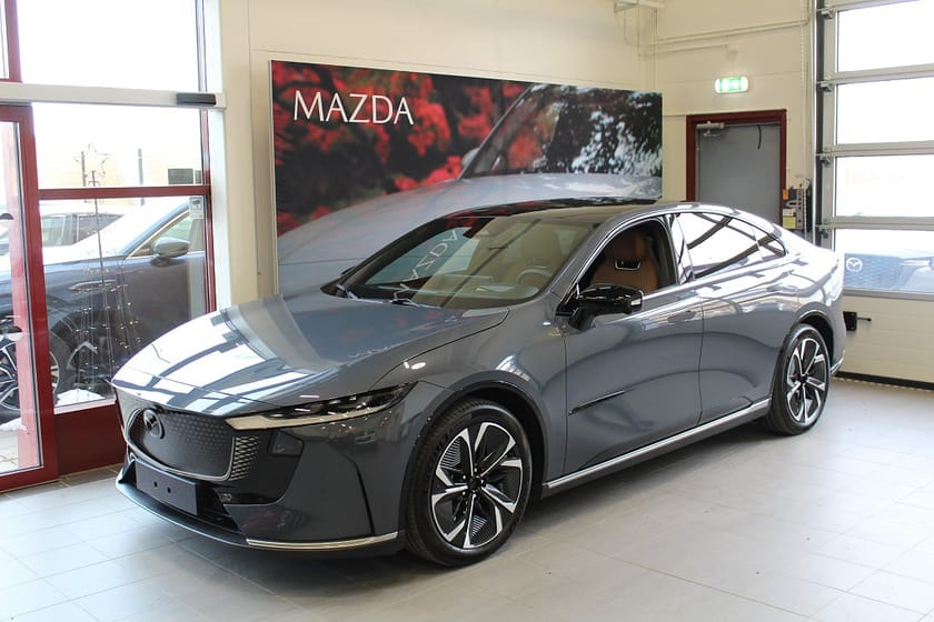 Bild 1 av Mazda 6e Standard Range 258 hk, 68.8 kWh, Takumi (Kampanj)