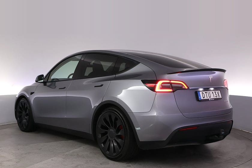 Bild 4 av Tesla Model Y Performance Uppg. Autopilot Panorama Drag