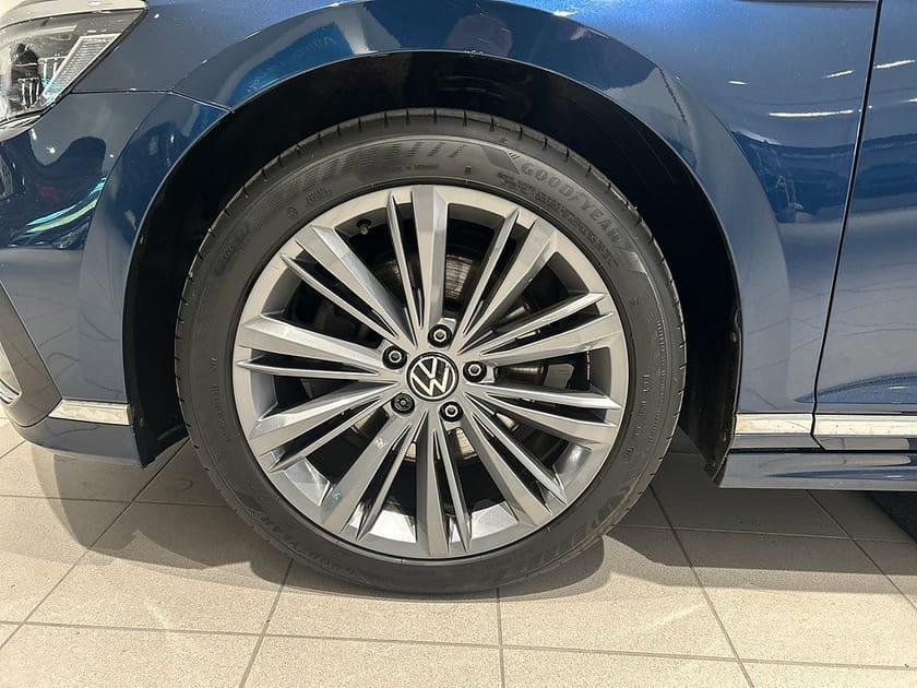 Bild 4 av Volkswagen Passat Sportscombi SC GT 2.0 TDI 200hk 4M R-Line Drag|Värm|Kamera
