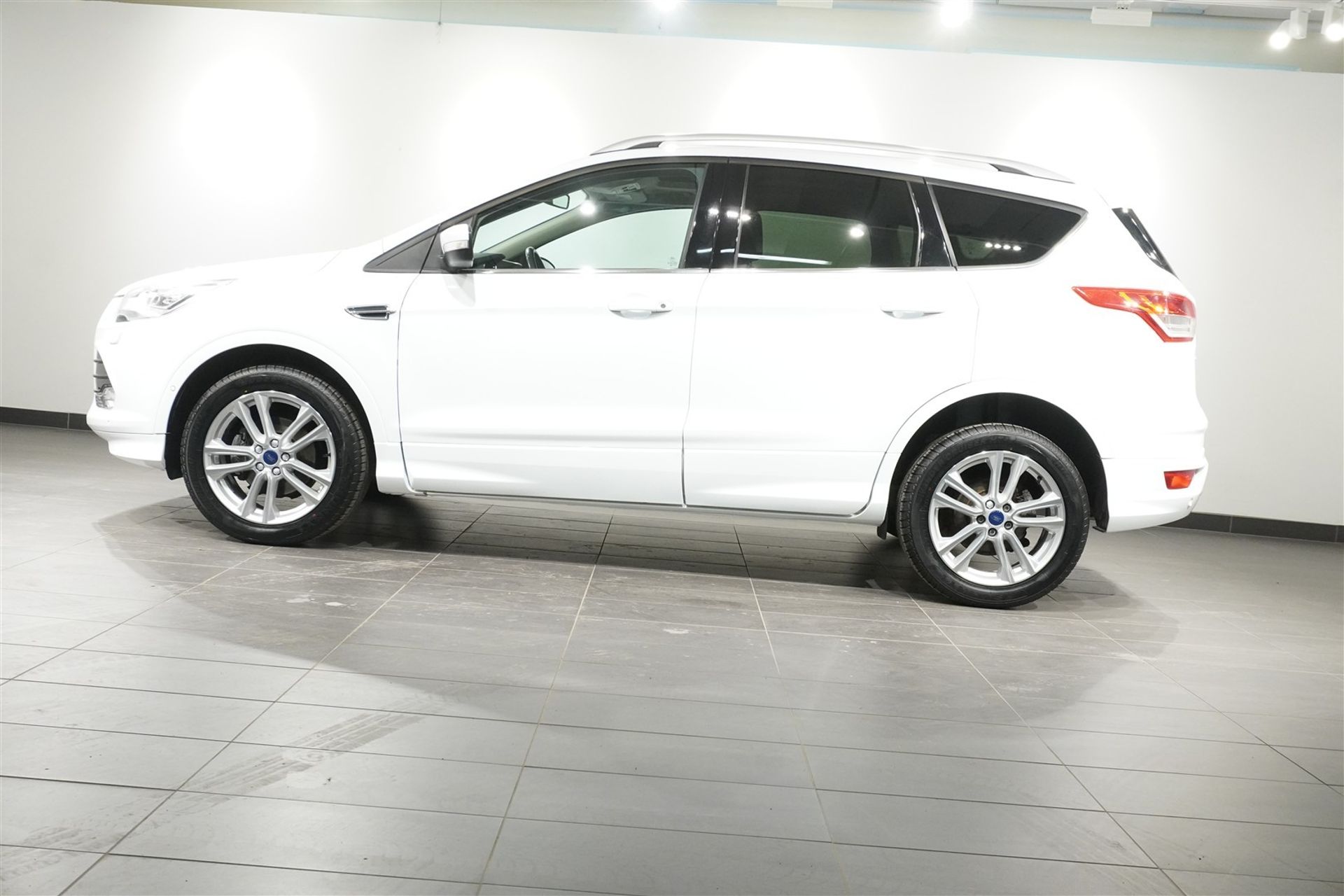 Ford Kuga 1.5T EcoBoost Titanium 2016, bild 4/10