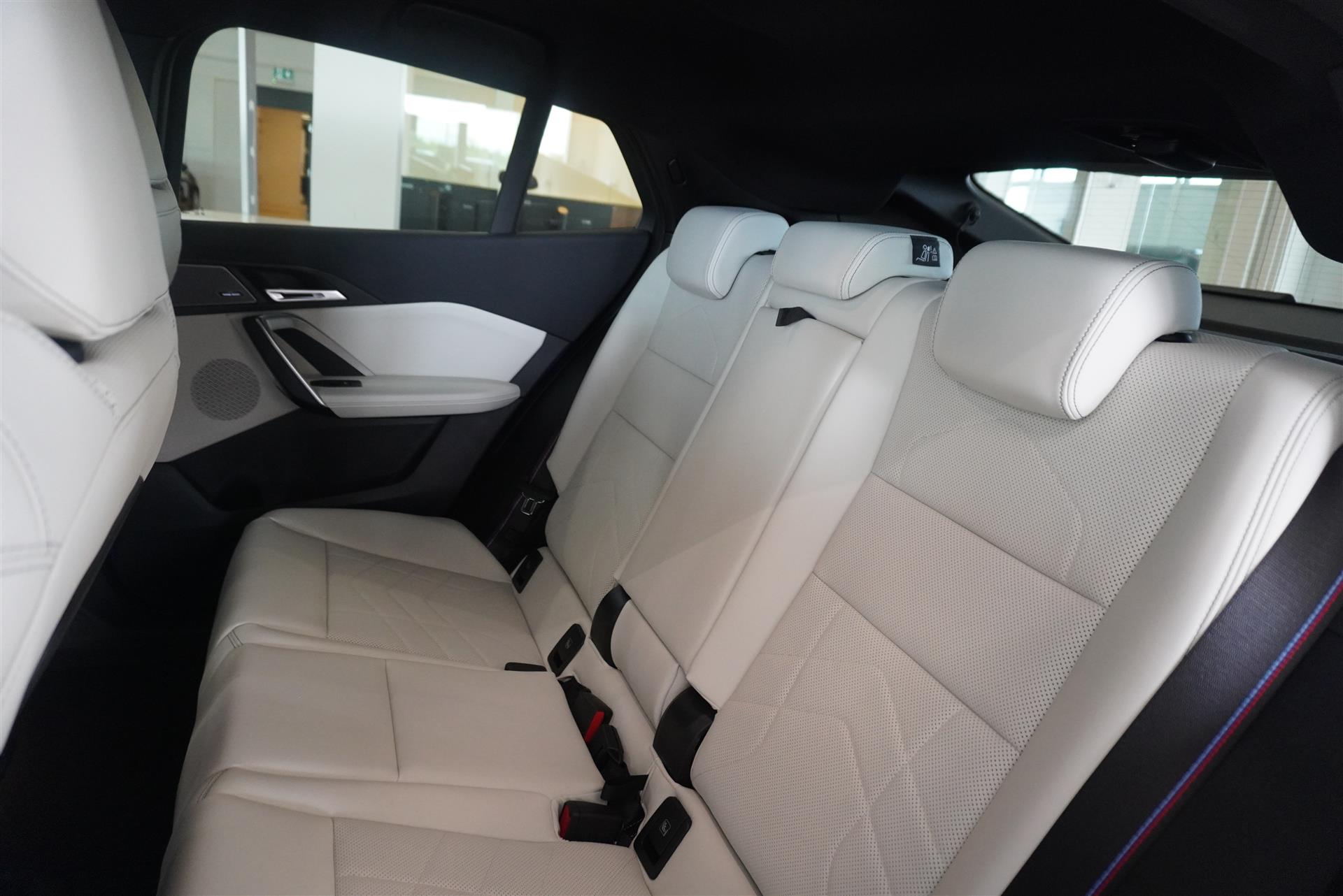 BMW iX2 eDrive20, 204ps, 2027