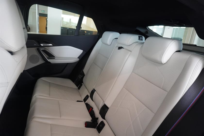 Bild 5 av BMW iX2 eDrive20 Fully Charged M Sportpaket Pro