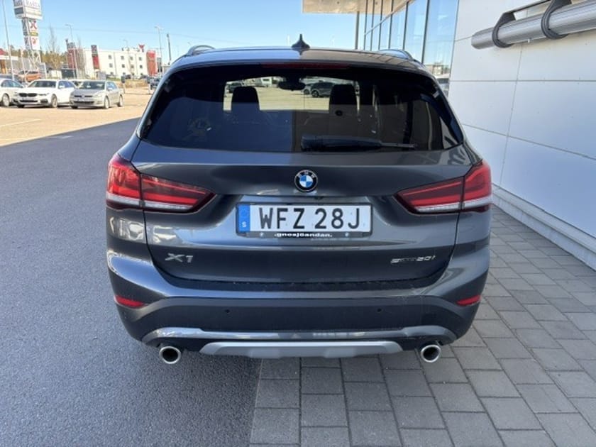 Bild 3 av BMW X1 sDrive20i sDrive xLine Dragkrok Backkamera Rattvärme