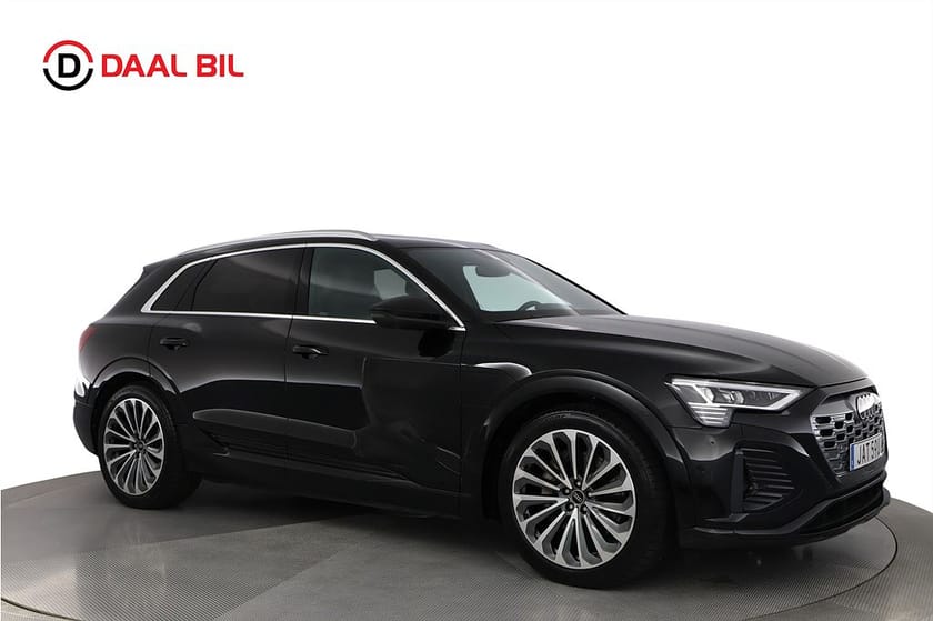 Bild 4 av Audi Q8 55 e-tron quattro 114 kWh 408HK S-LINE P-VÄRM B&O® PANO LUFTFJÄD