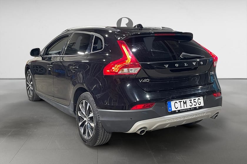 Bild 5 av Volvo V40 Cross Country T3 152 HK AUT MOMENTUM NAVI B-VÄRM VOC 866KR/ÅR
