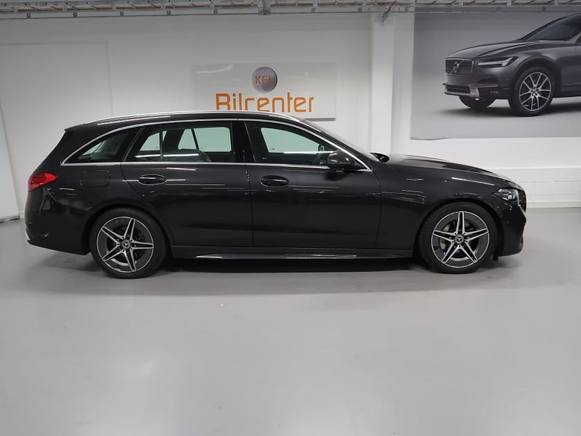 Bild 5 av Mercedes-Benz C 220 T d AMG Line V-Däck ingår Focal-Navi-Kamera-Cockpit