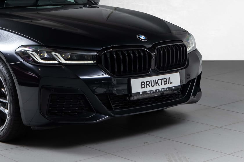 Bilde 2 av BMW 530e xDrive Sedan - Soltak - Tilhengerfeste - Skinn