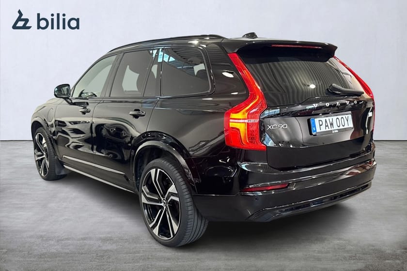 Bild 2 av Volvo XC90 Recharge T8 Ultimate Dark Edition. Tonade rutor Panoramaglastak Head Up Display Parkeringskamera 360 Bowers&Wilkins Luftfjädring Dragkrok