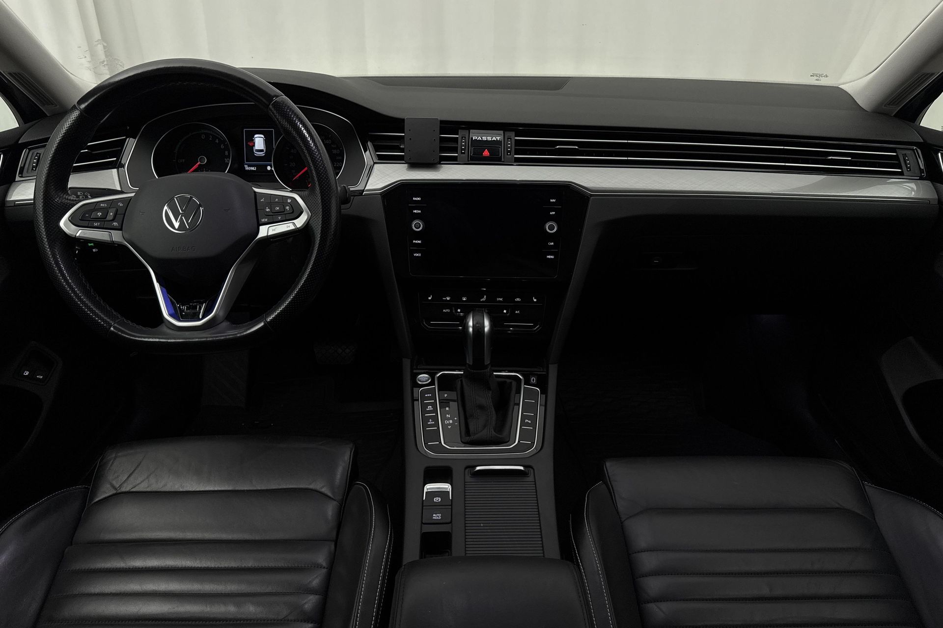 Volkswagen Passat GTE 2021, bild 7/10