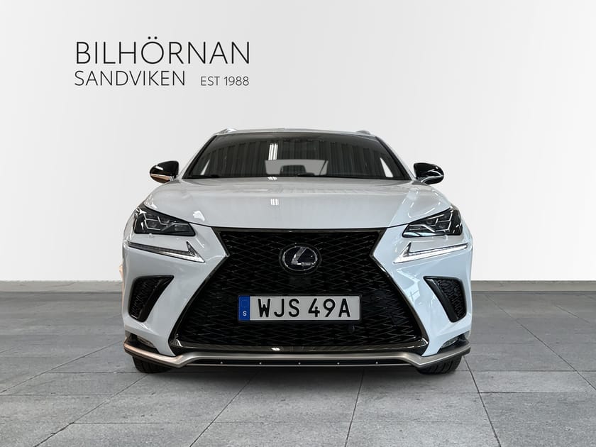Bild 5 av Lexus NX 300h AWD NX300h F-Sport Vinterhjul Dragkrok Motorvärmare