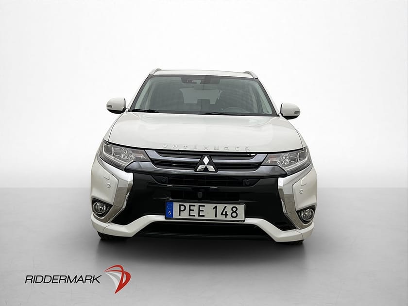 Bild 2 av Mitsubishi Outlander PHEV AWD 203hk B-Kamera Drag Bluetooth