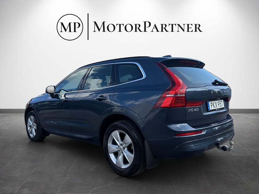 Bild 5 av Volvo XC60 B4 AWD Momentum Advanced Edition Skinn Drag Nav MOMS