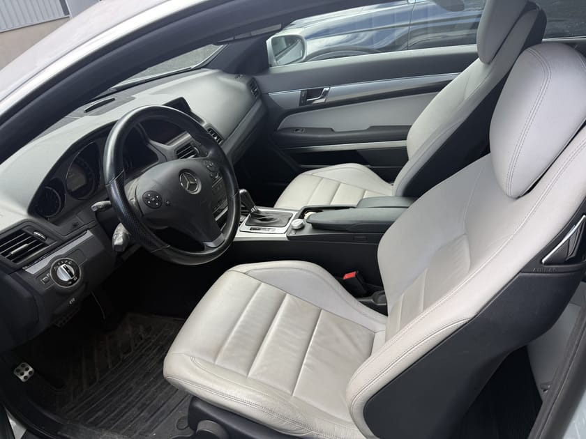 Bild 3 av Mercedes-Benz E 350 Coupé CGI BE cylinder 1 trasig