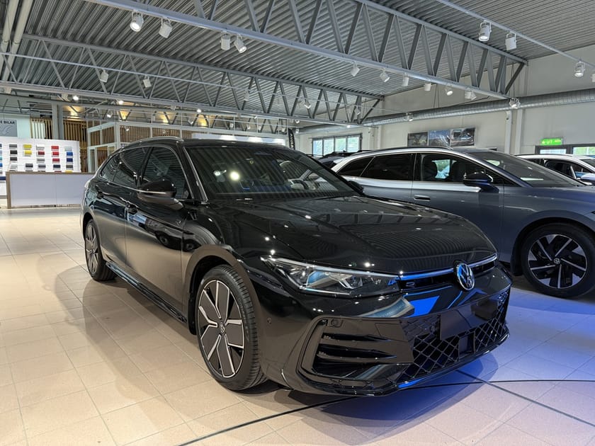 Bild 2 av Volkswagen Passat Variant eHybrid 272 DSG6 R-LINE