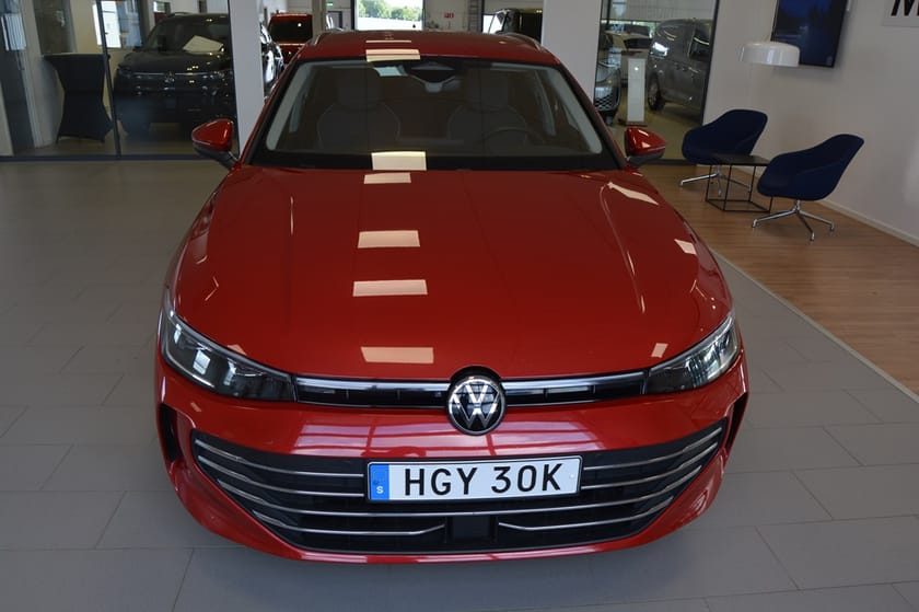 Bild 2 av Volkswagen Passat Sportscombi Business 1.5 eTSI 150 DSG7 Drag- & Värmepaket