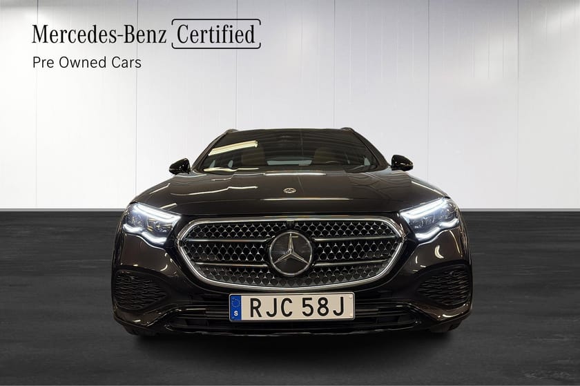 Bild 2 av Mercedes-Benz E 300 de 4MATIC All-Terrain Moms/Burmester/Panorama/Superscreen