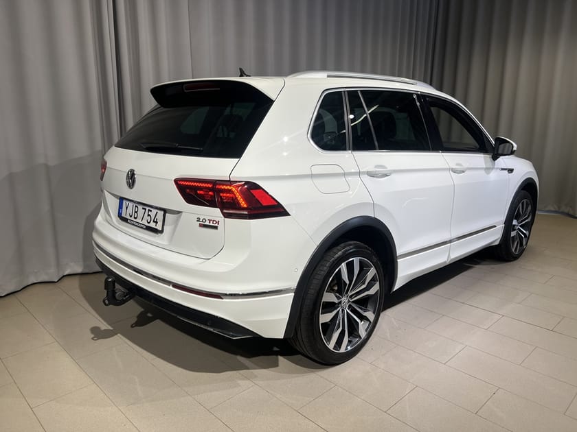 Bild 5 av Volkswagen Tiguan R-Line GTS 2.0TDI 240HK Pan,Hud,Drag,Värm