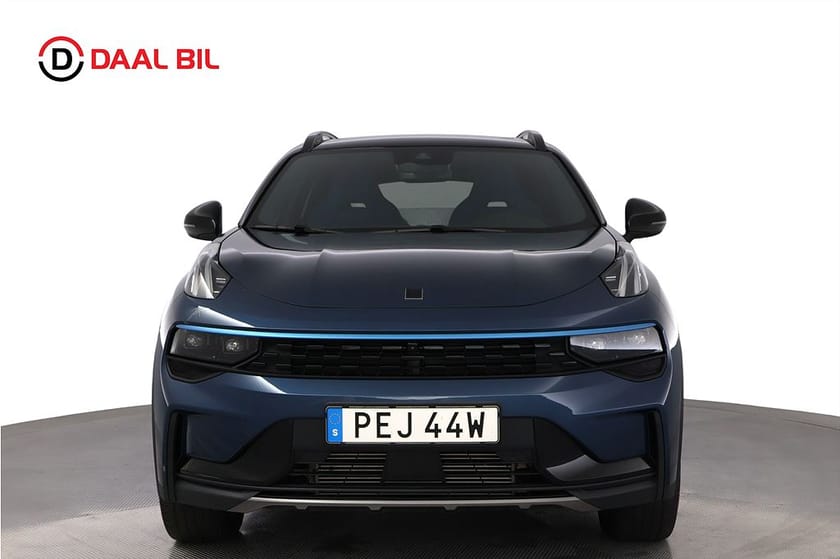 Bild 2 av Lynk & Co 01 PHEV DCT 261HK 17,6kWh INFINITY® PANORAMA 3D-VIEW NFC