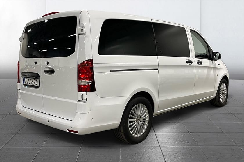 Bild 4 av Mercedes-Benz eVito Tourer 129 3.5t CCS 2xSidodörr Inredd Kamera 3-sits 204hk