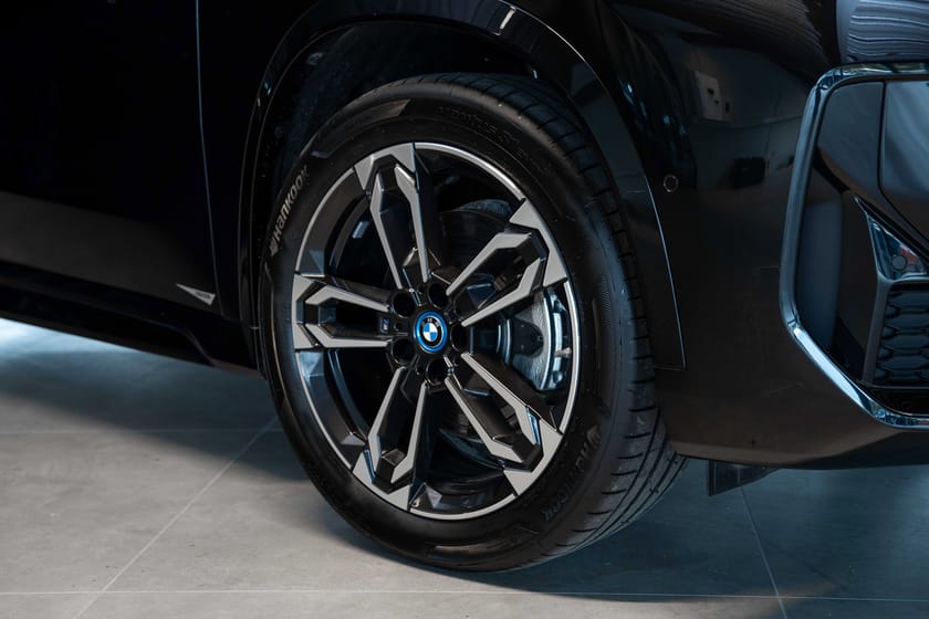 Bilde 3 av BMW iX1 xDrive30 Fully Charged M-Sport 6,29% Pano Krok A.Cruise H/K HUD