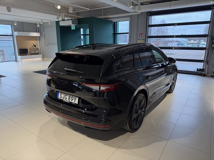 Bild 3 av Škoda Enyaq RS Skoda 84 KWH BATTERI ELMOTOR 340 HK 1 VXL AUTOM