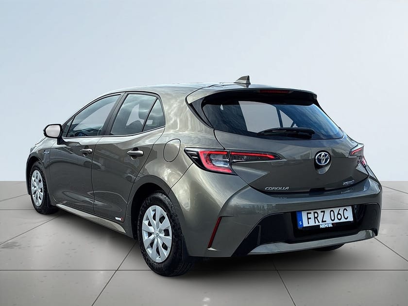 Bild 5 av Toyota Corolla Hybrid e-CVT Låg Skatt/Adaptiv Fart/MoK/Kamera/SoV-Däck