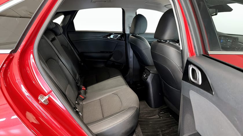 Bild 5 av Kia Ceed 1.4 T-GDI DCT Advance Plus / Kamera / CarPlay
