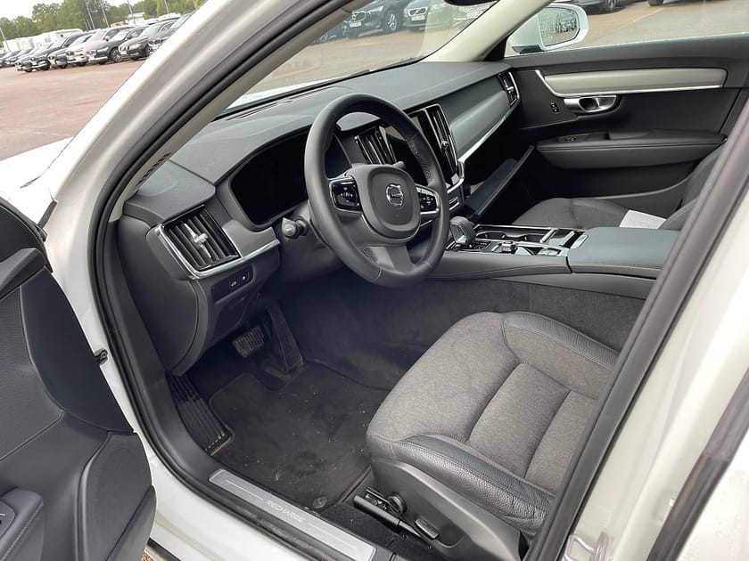 Bild 5 av Volvo V90 T6 Recharge Core Bright plug in AWD 350HK 4x4