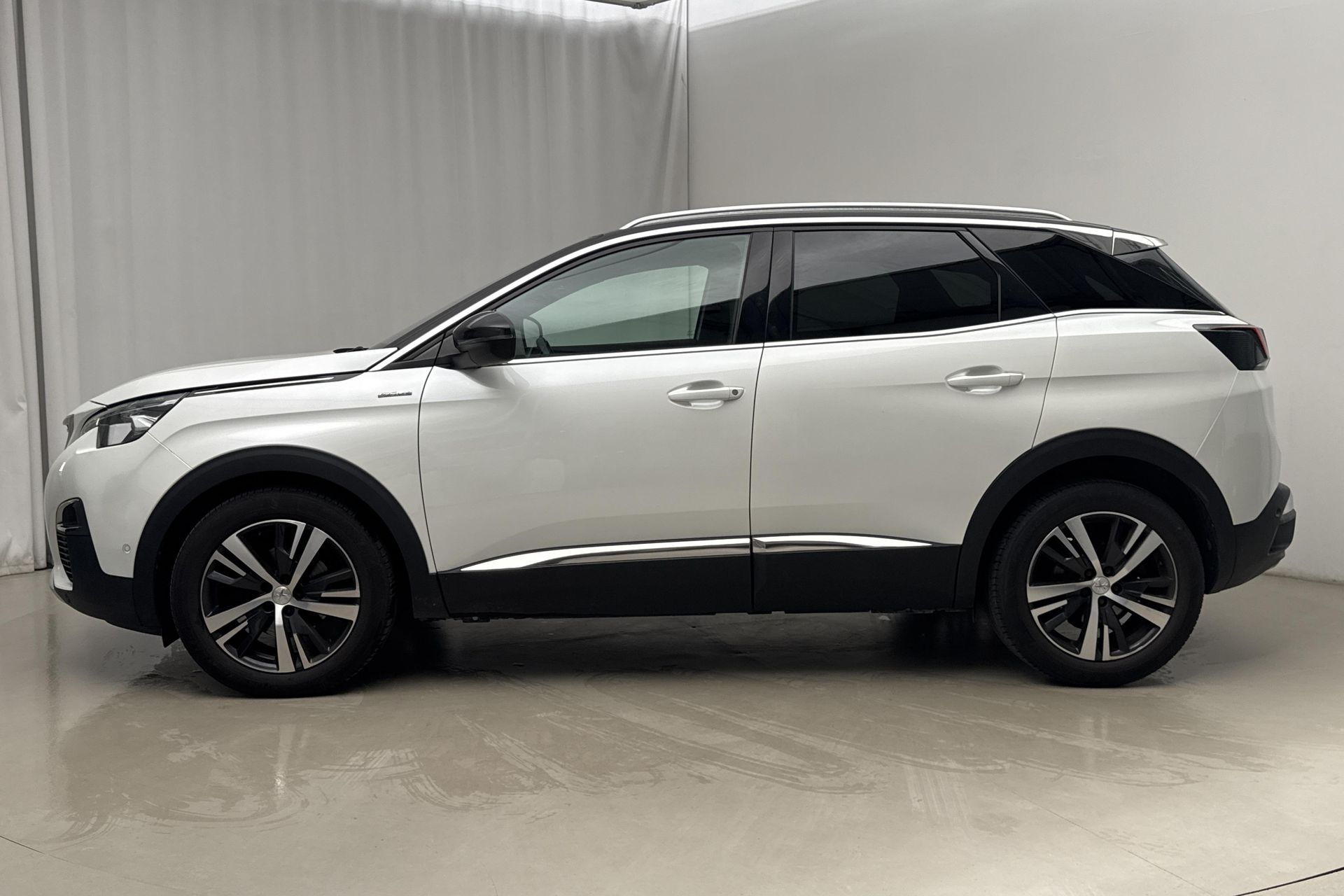 Peugeot 3008 1.2 PureTech 130 2019, bild 2/10