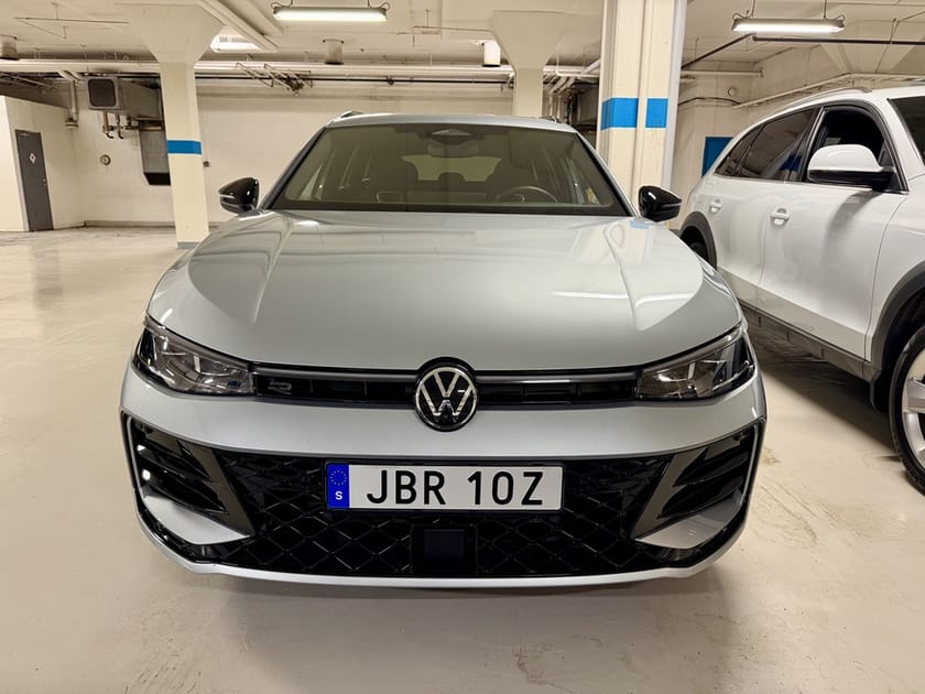 Bild 2 av Volkswagen Passat Variant eHybrid R-Line (272hk) Navi Drag Pano