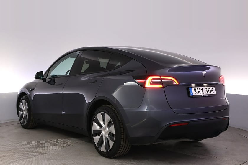 Bild 4 av Tesla Model Y Long Range AWD Autopilot Panorama