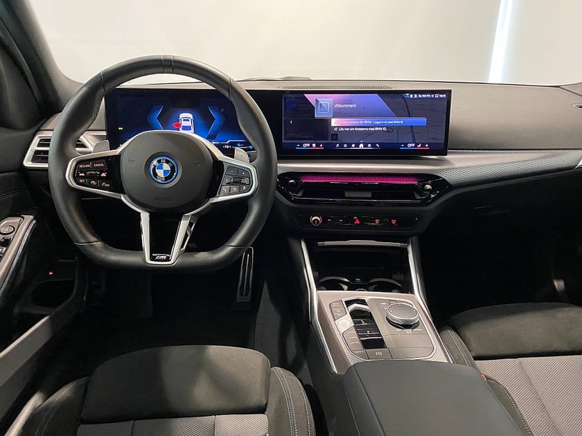 Bild 3 av BMW 330e xDrive Sedan M-Sport Adap* Farthållare Drag