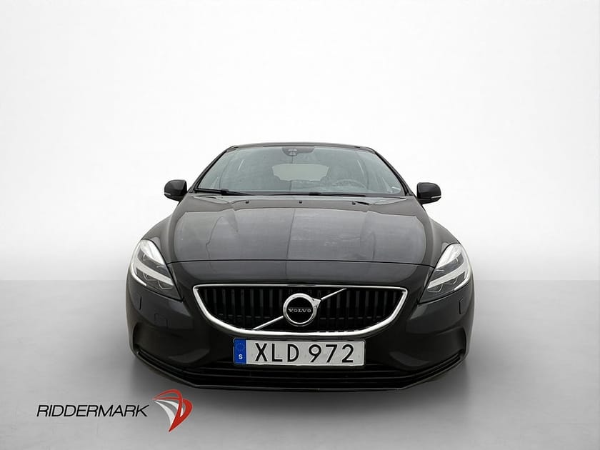 Bild 2 av Volvo V40 D2 120hk Momentum VOC Värmare HalvSkinn P-Sensorer