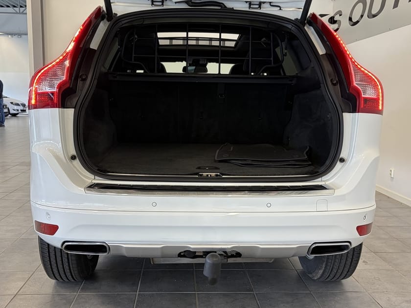 Bild 5 av Volvo XC60 D4 AWD Momentum 181hk Drag/Aut/Pano