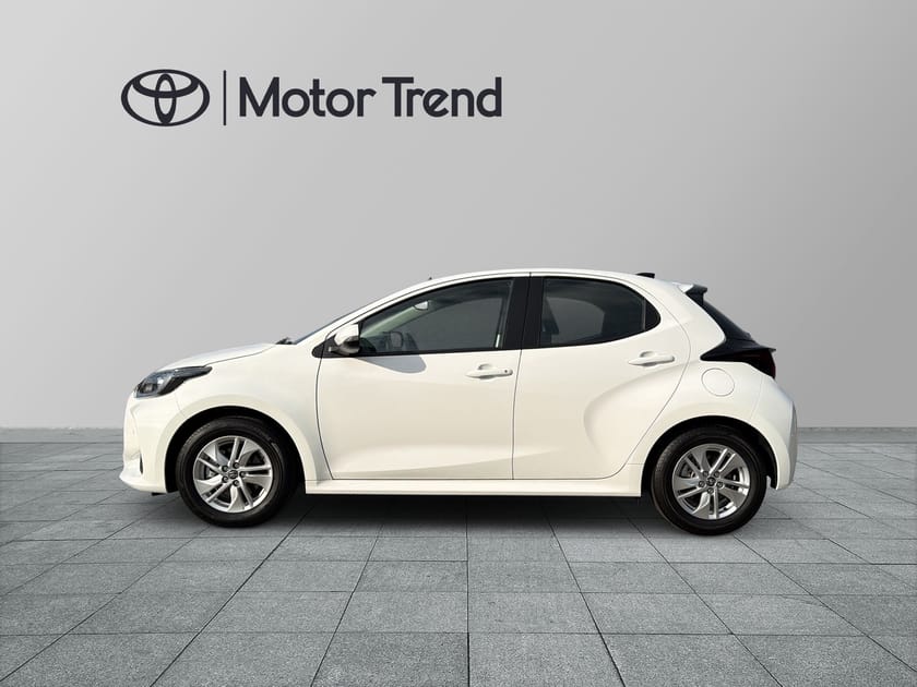 Bild 4 av Toyota Yaris Hybrid 115 CVT 116hk,Komfort&PDC