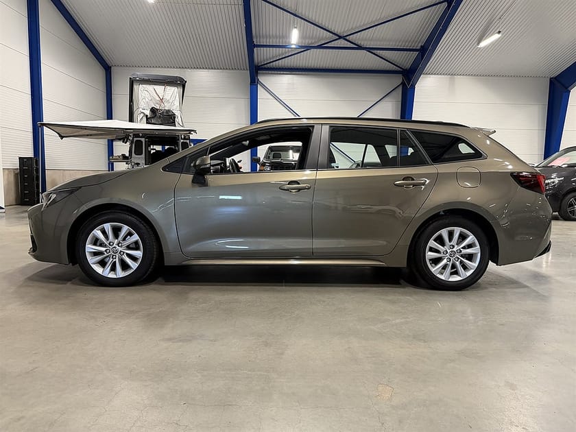 Bild 3 av Toyota Corolla Touring Sports Hybrid e-CVT 140 HK / Drag /