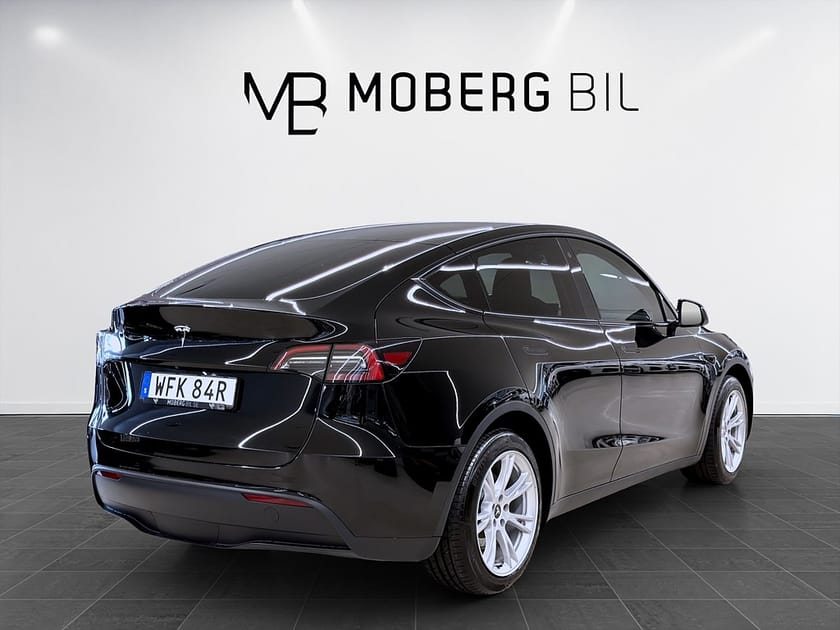 Bild 5 av Tesla Model Y Standard Range RWD 299hk Pano Drag B-Kamera Läder