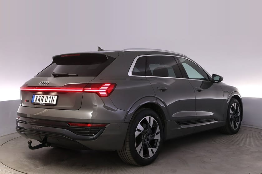 Bild 5 av Audi Q8 55 e-tron quattro q8-e-tron Pano Drag B&O BLIS 360 AdapFarth