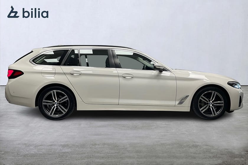 Bild 2 av BMW 530e xDrive Touring / 18" Alu / Drag / Navigation /