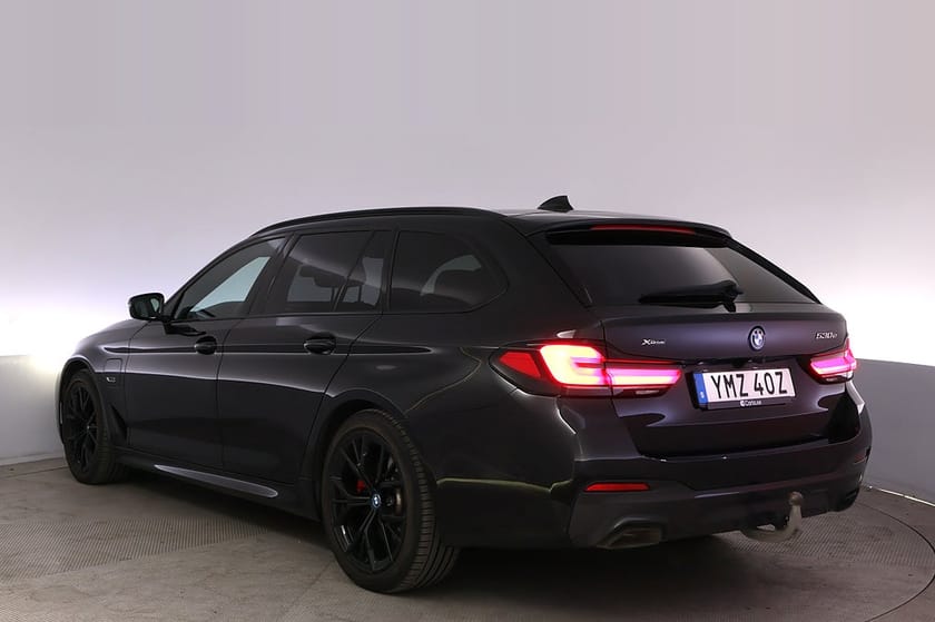 Bild 4 av BMW 530e xDrive Touring M-Sport Drag Laser Kamera Navi