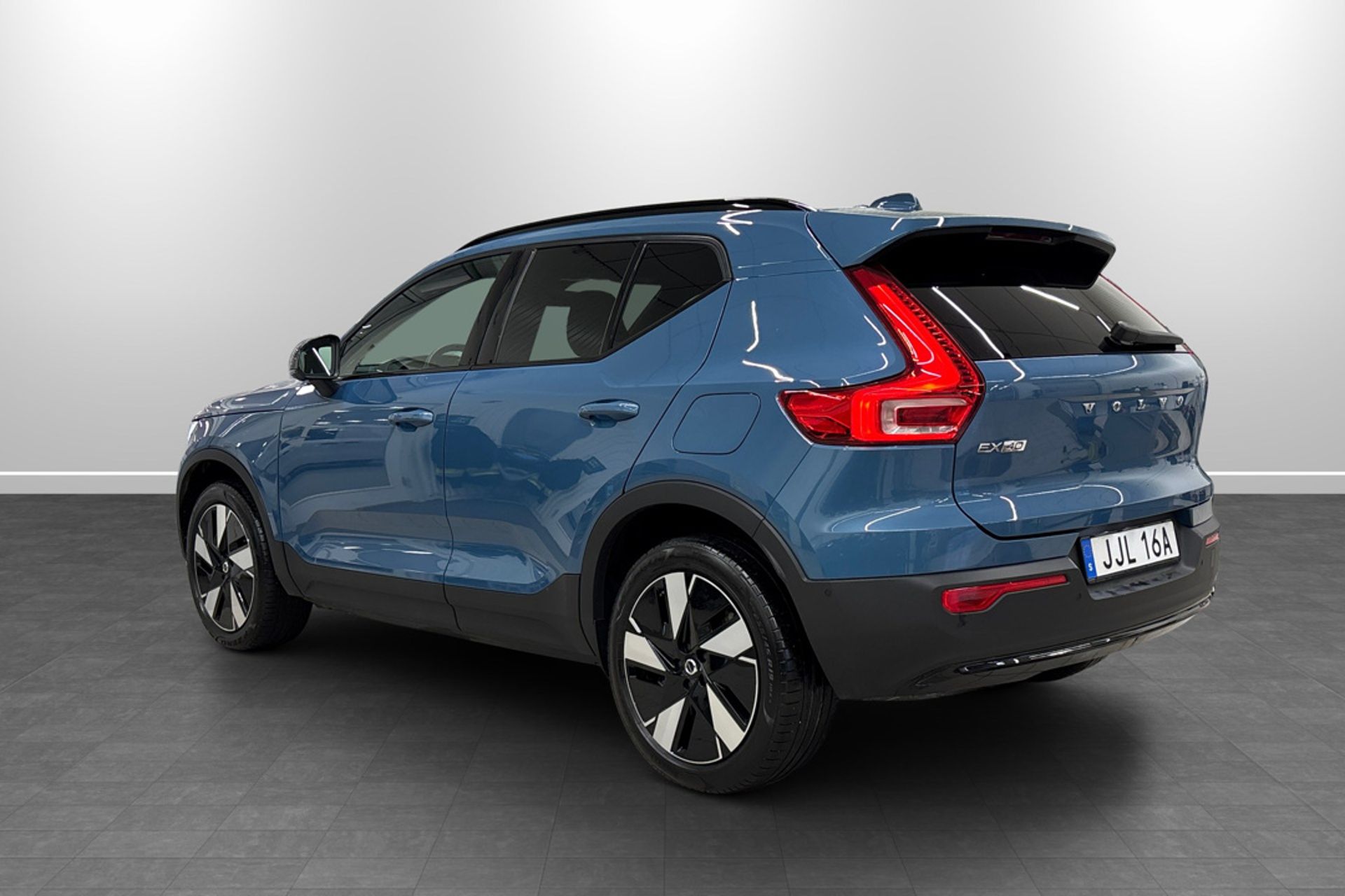 Volvo EX40 Performance 2025, bild 2/10