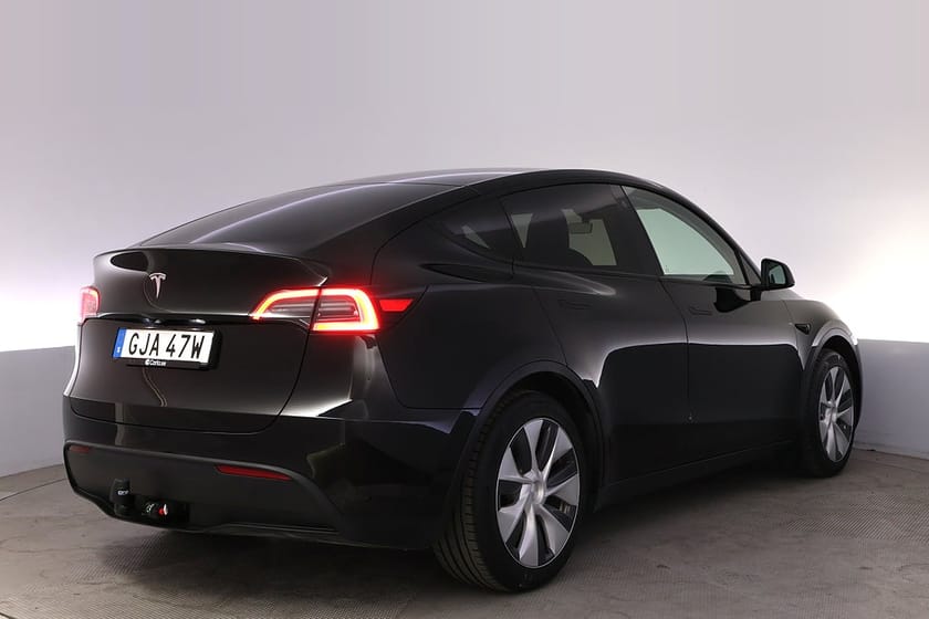Bild 5 av Tesla Model Y Standard Range RWD Autopilot Panorama Drag